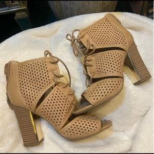 Tan Lace-up heels with gold detail